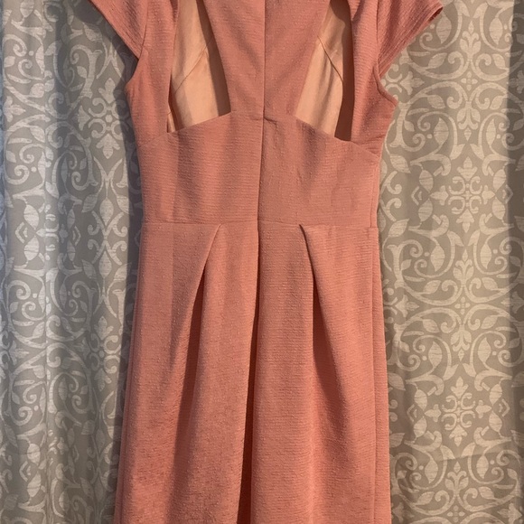 Pink minidress - Picture 2 of 2